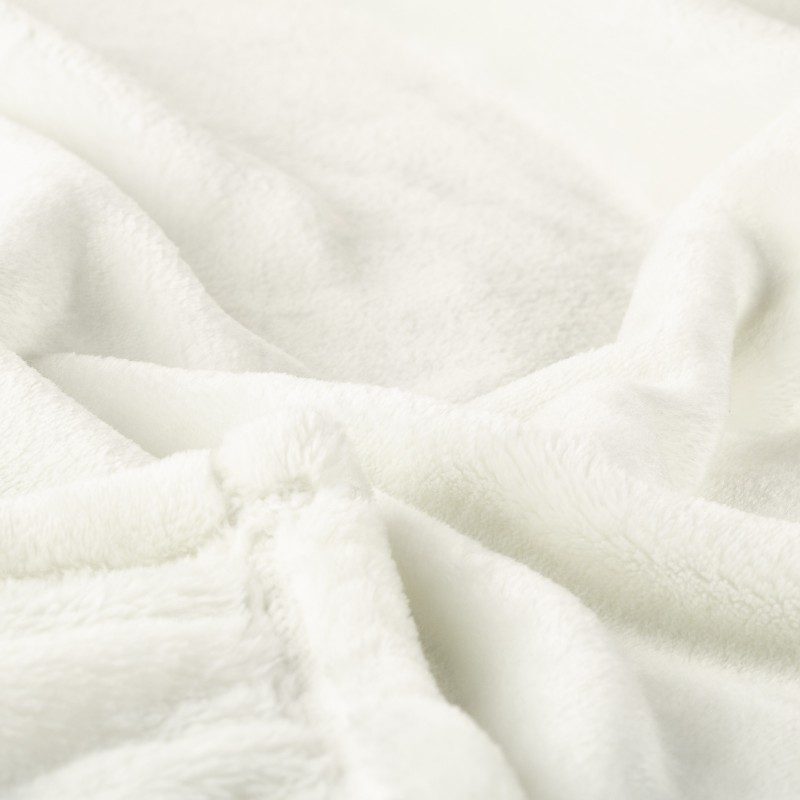 Mehka dekorativna odeja Anna iz kakovostnih mikrovlaken za prijetne trenutke udobja in sprostitev na vsakem koraku: v spalnici, dnevni sobi, na potovanju ali pikniku. Dekorativna odeja je lahko tudi odlično darilo, ki bo razveselilo vaše najbližje. Odeja je pralna na 40 °C.