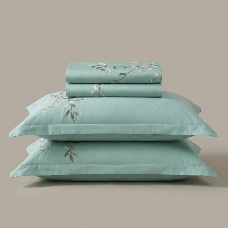 Bombažno-satenasta PREMIUM vezena posteljnina Svilanit Aleasha