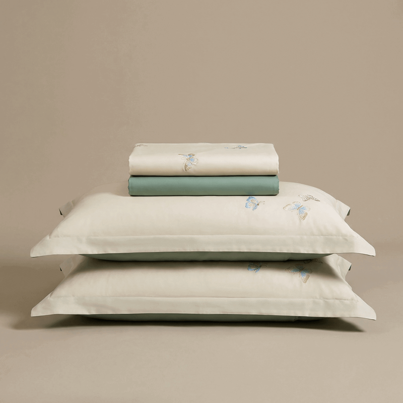 Svilanit PREMIUM vezena bombažno-satenasta posteljnina Butterfly Garden – prestižna kakovost egipčanskega bombaža