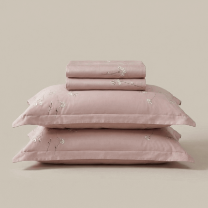 Svilanit PREMIUM vezena bombažno-satenasta posteljnina Eila – prestižna kakovost egipčanskega bombaža