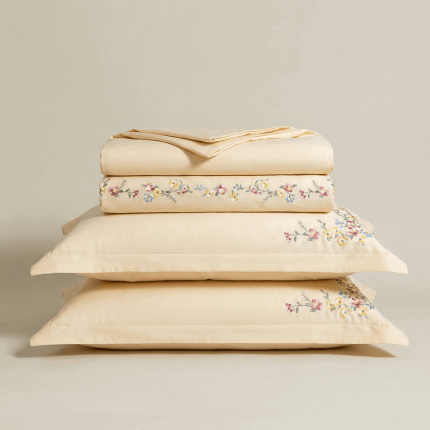 Svilanit PREMIUM vezena bombažno-satenasta posteljnina Roses – prestižna kakovost egipčanskega bombaža