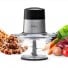 Sekljalnik hrane Rosmarino Infinity bo tvoj novi pomočnik pri sekljanju vse vrste hrane in živil, tudi najtrših. Rezila iz nerjavečega jekla omogočajo sekljanje in drobljenje različnih kosov zelenjave, sadja, mesa, kruha, oreščkov ali ledu! Moč motorja s 300 W, 2 hitrosti in dodatna pulzna funkcija vas bodo navdušili pri enostavni in zdravi pripravi hrane. V prostorni 1-litrski stekleni posodi boste lahko sekljali brezskrbno, za vso družino. Odličen je tudi za pripravo večih otroških obrokov, vse v eni posodi. Minimalistični dizajn v črni in inox barvi bo navdušil tudi vse ljubitelje elegance v kuhinji. 
