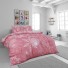 Čas je za popolno razvajanje z moderno bombažno posteljnino! Posteljnina Pink Snowflakes je iz renforce platna, ki velja za lahko, mehko tkanino, preprosto za vzdrževanje. Naj vas očara moderen dizajn z motivom snežink. Posteljnina je pralna na 40 °C.