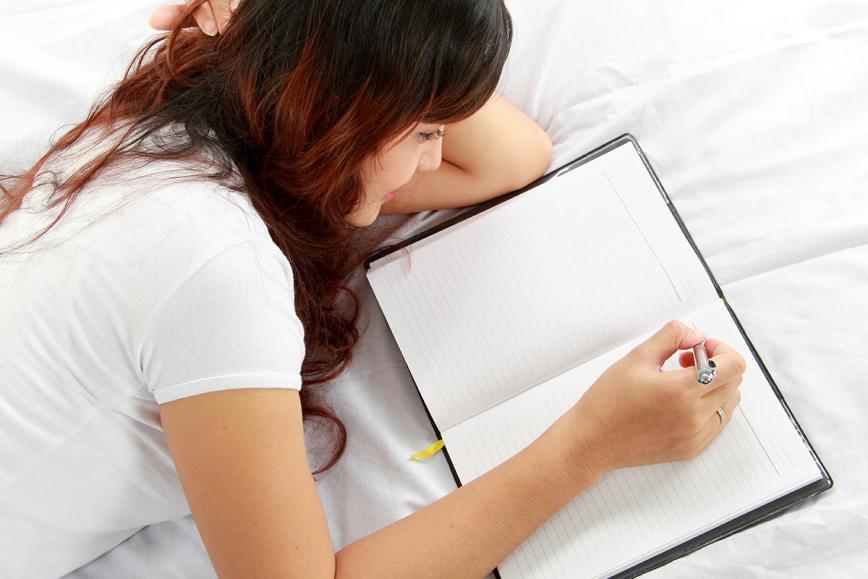Skrivnosti mirnega spanca: Vam bo dnevnik spanja dal odgovore?