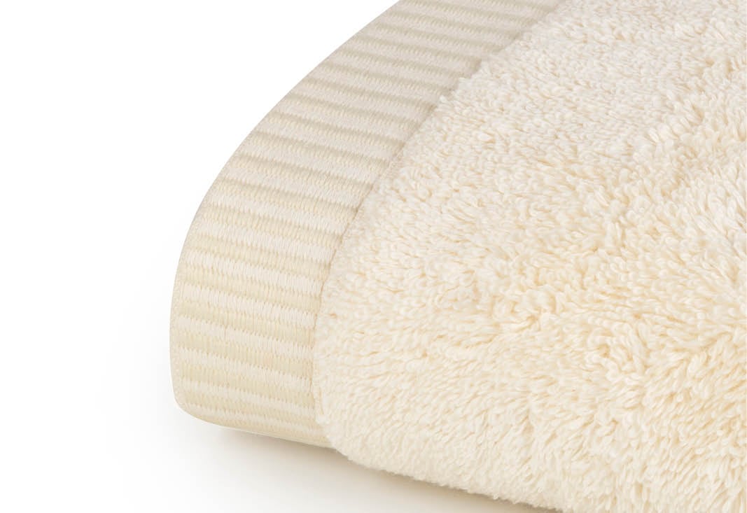 Svilanitova tradicija in inovacije v vsakem vlaknu. 