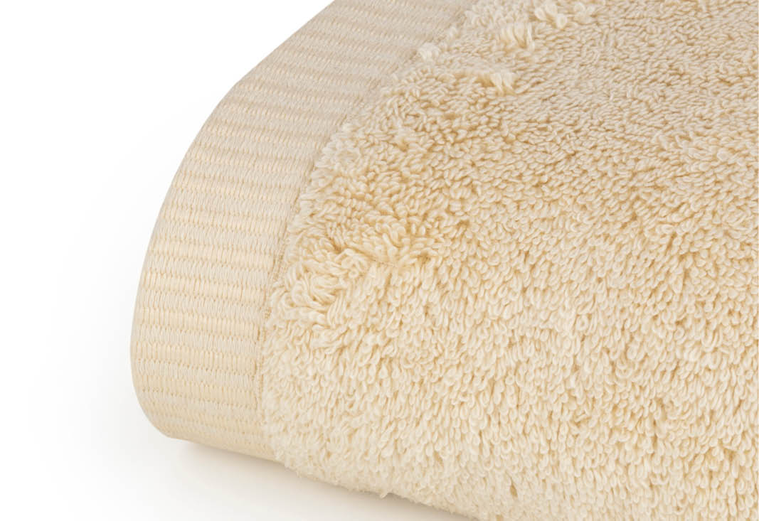 Svilanitova tradicija in inovacije v vsakem vlaknu. 