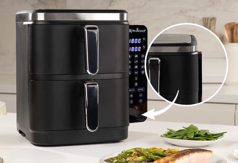 Poklopna upravljalna plošča z 12 različnimi funkcijami za vsestransko uporabo.