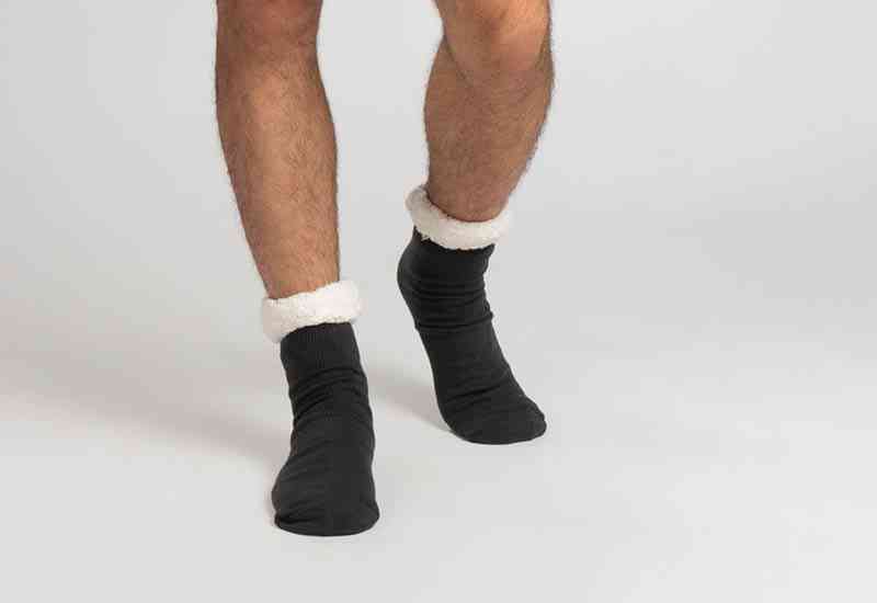 Darilo: mehke nogavičke v istem stilu.